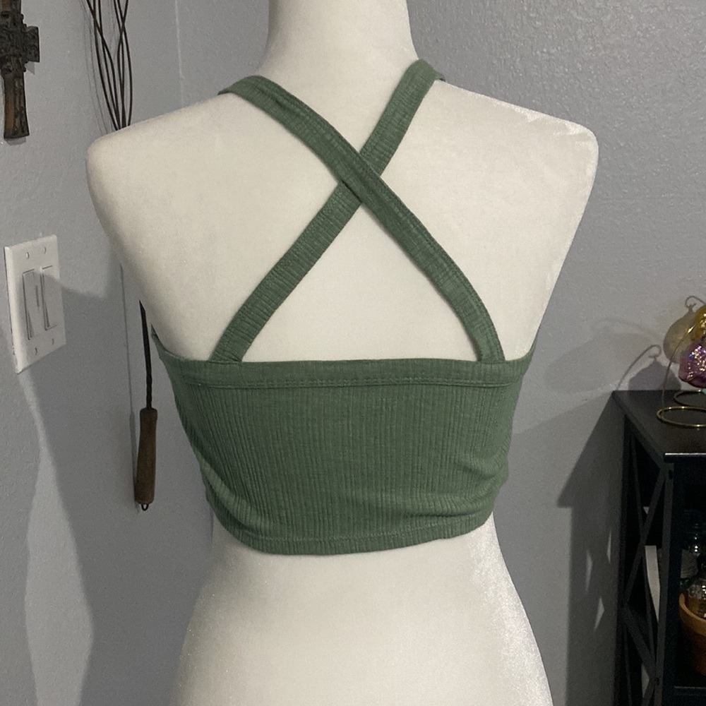American Eagle. cropped tank top - Picture 6 of 7